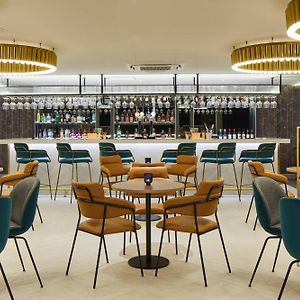 Courtyard By Marriott London Heathrow Airport